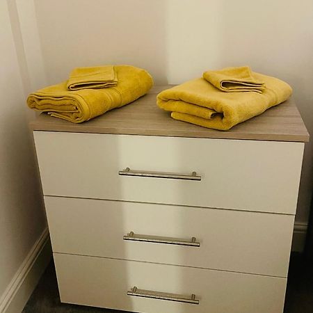 #0509 Two Bedroom Serviced Apartment- Free Parking Derby Kültér fotó