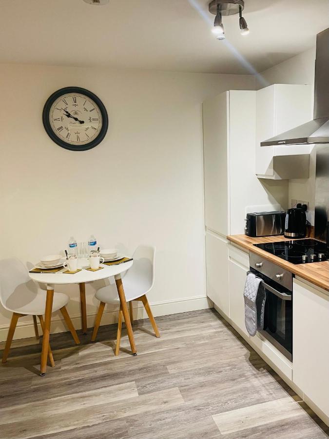 #0509 Two Bedroom Serviced Apartment- Free Parking Derby Kültér fotó