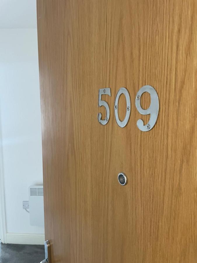 #0509 Two Bedroom Serviced Apartment- Free Parking Derby Kültér fotó